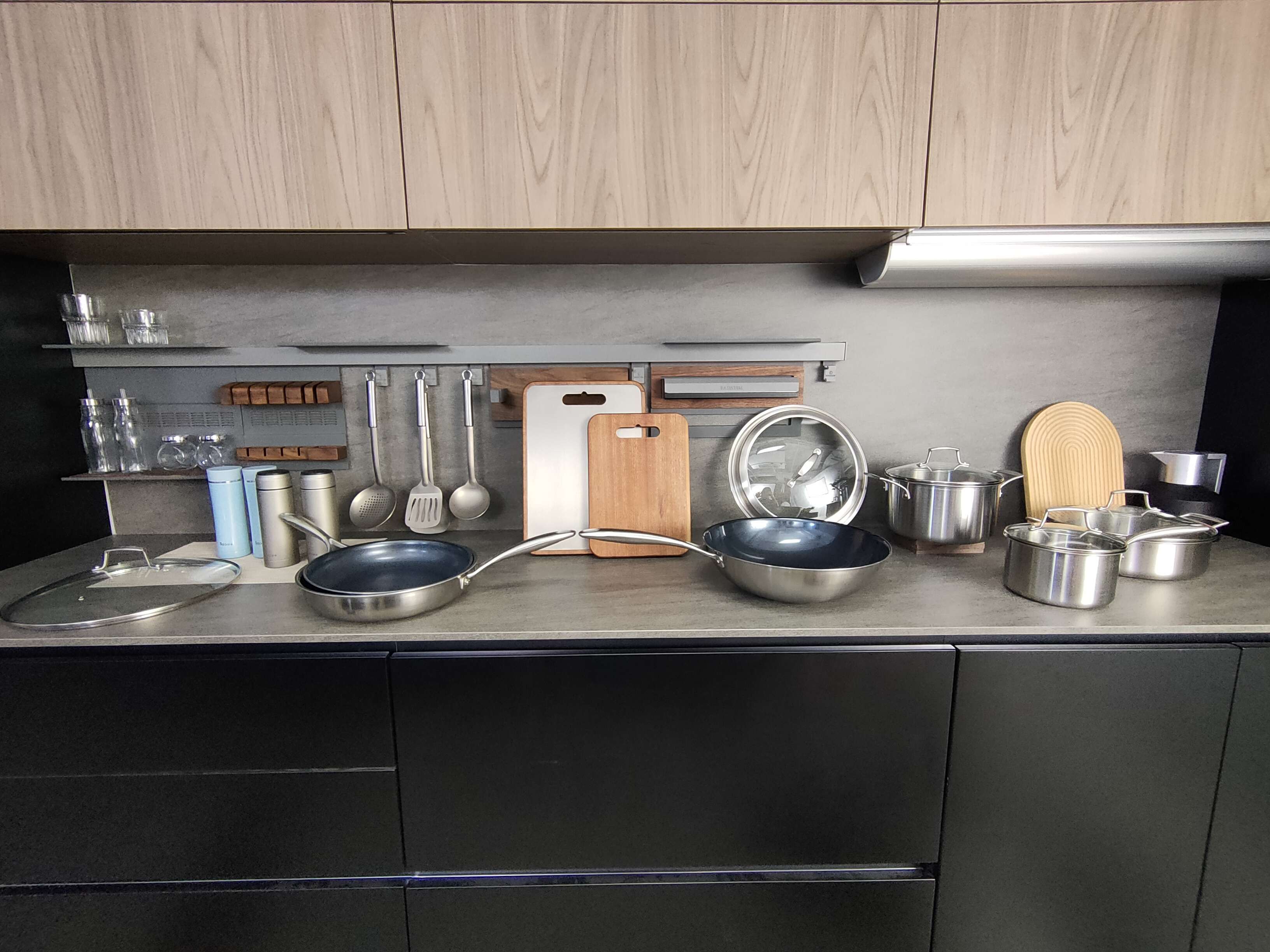 Tailored Titanium Cookware Solutions for Professional Chefs