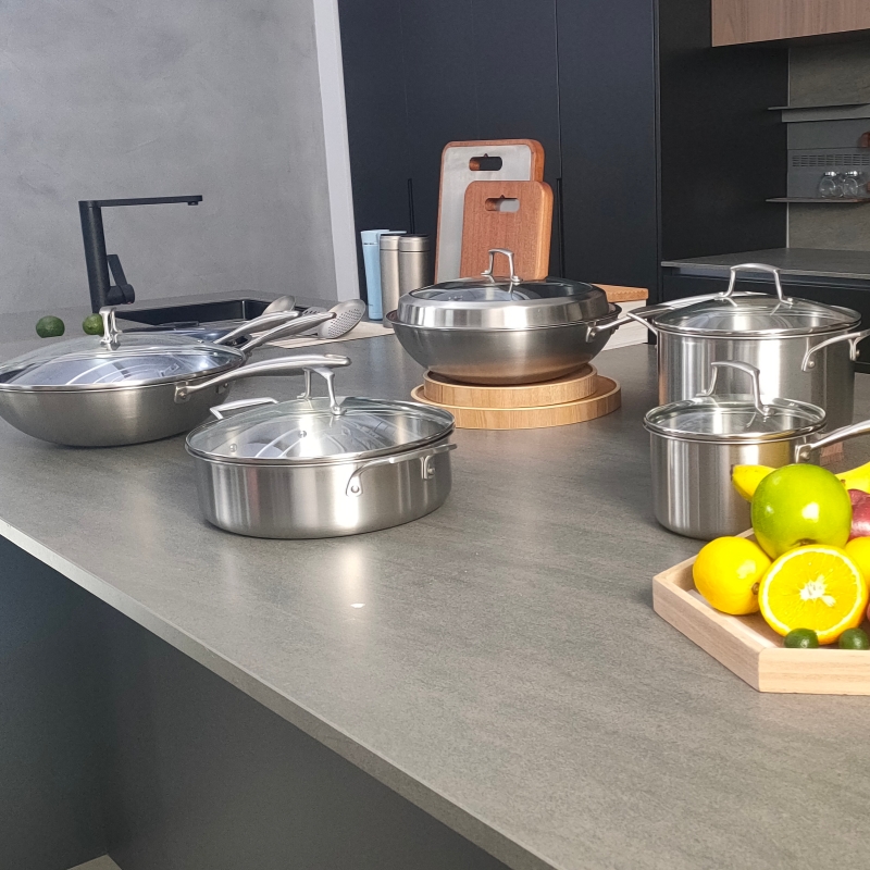 Is Cast Iron Cookware Safe for Acidic Foods? The Definitive Guide