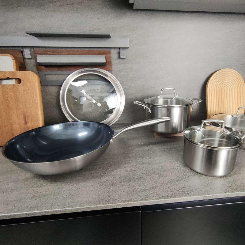 What Makes Titanium Cookware Non Stick? The Science Behind Its Natural Oil Film